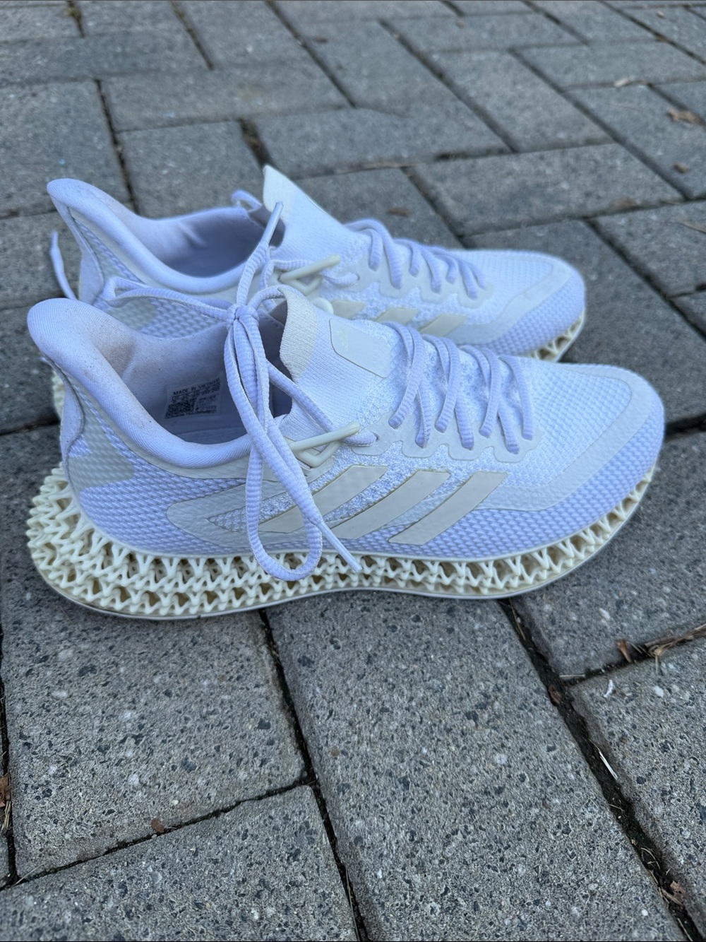 Women’s Adidas 4DFWD 4 RUNNING SHOES. Size 8